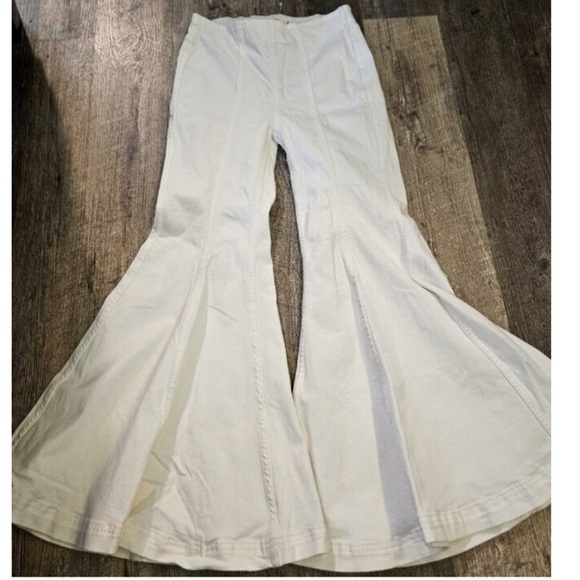 We the Free, CHA CHA Crop Bell Pant, Avant-Gard Design, Throwback, EUC,Size 25 - Picture 2 of 8